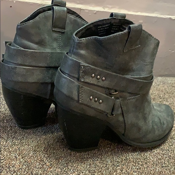 Size 7.5 Faded Glory Ankle Boots. - Picture 4 of 5